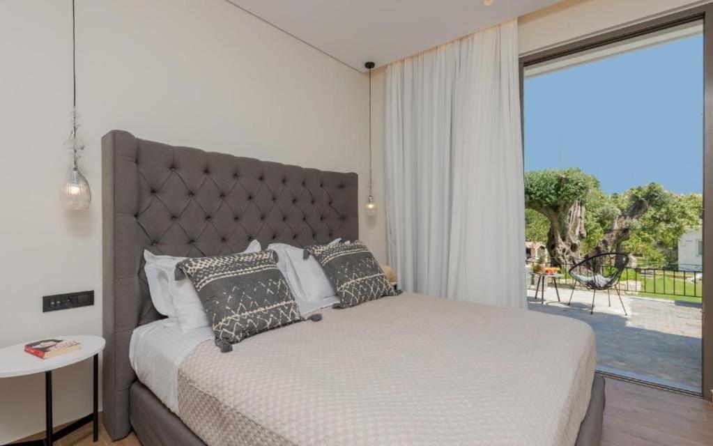 קרי Eptanisos Beachfront Suites Zante מראה חיצוני תמונה